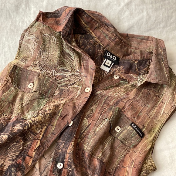 Authentic Vintage D&G Camo Button Up Tank - Picture 2 of 7